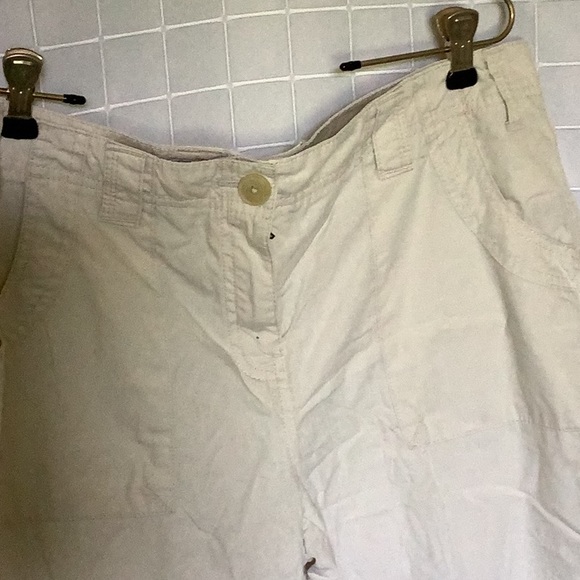 Izod size 10 tan capris - Picture 2 of 6